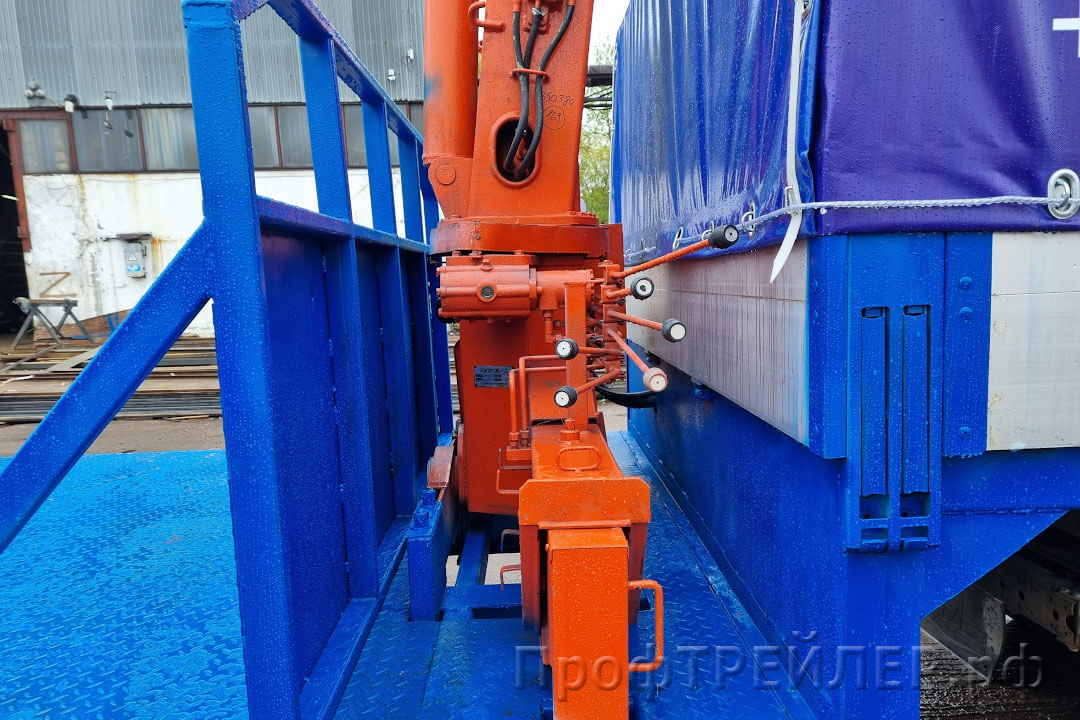 images/sladery/40/polupritsep-s-manipulyatorom-kmu-8.jpg
